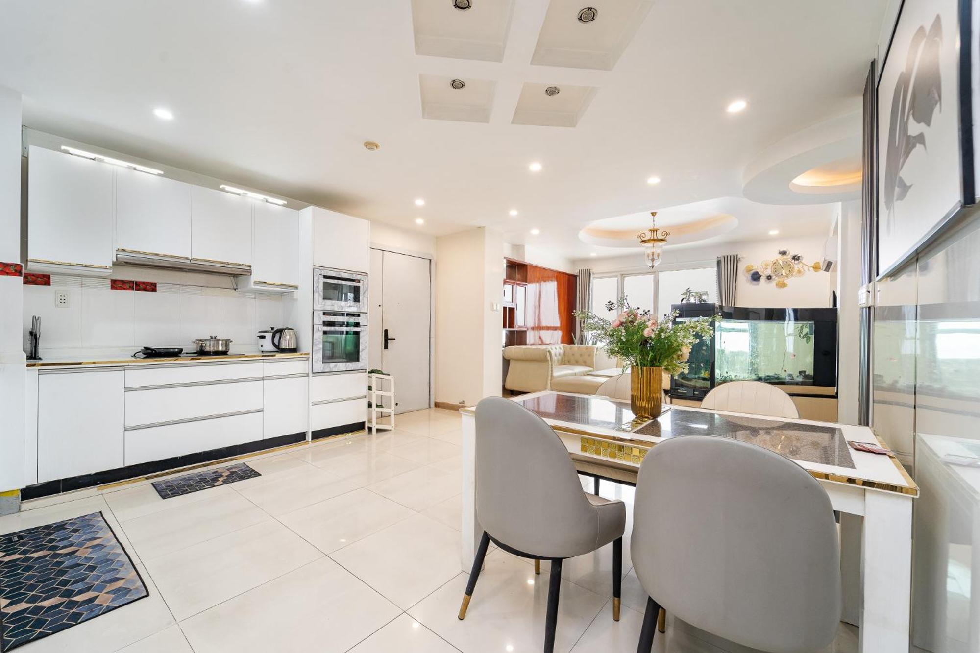 Căn hộ White Penthouse-rooftop Pool Private -central